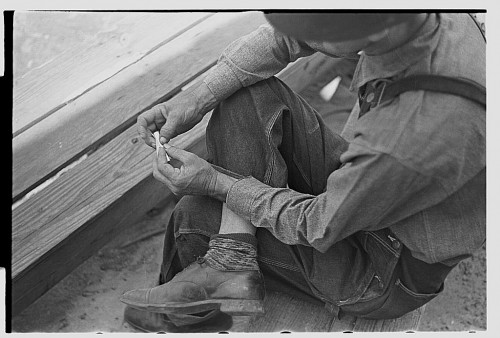 rolling-a-cigarette-irwinville-farms-georgia-may-1938-john-vachon-library-of-congress-great-depression-folklife-documentary-people-southern-rural-copyright-brian-brown-vanishing-media-ll